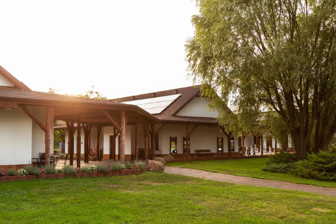 Hotel Nenufar Kościan 외부 사진